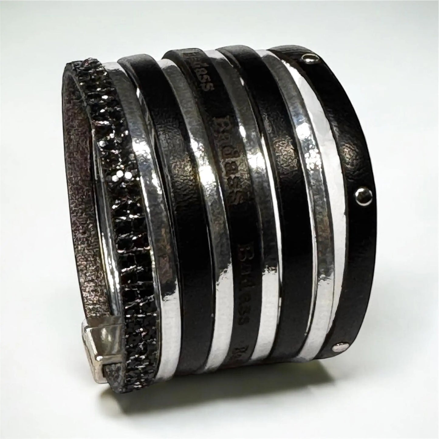 Bracelet BADASS – Manchette multi-rangs cuir noir & chrome