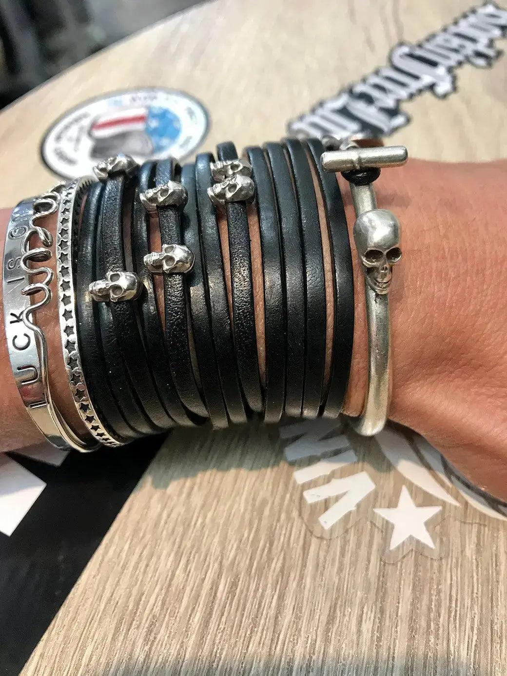 manchette et jonc en cuir avec skull
