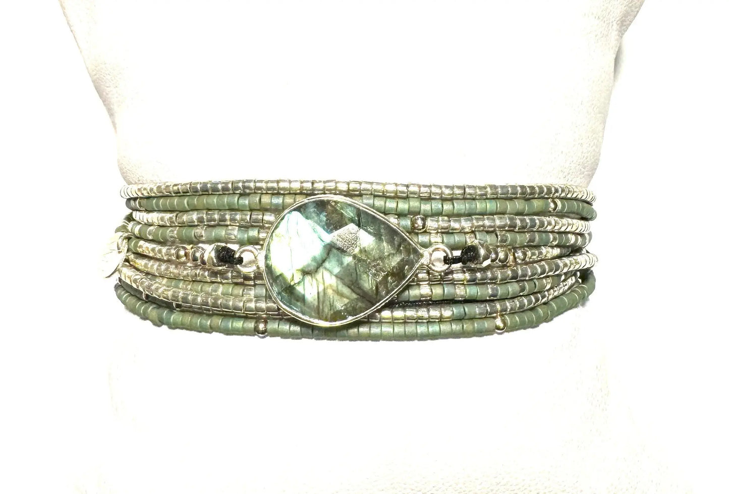 Bracelet multi tours “La Kiara” en argent 925 et sa pierre Labradorite - Mahana Bijoux