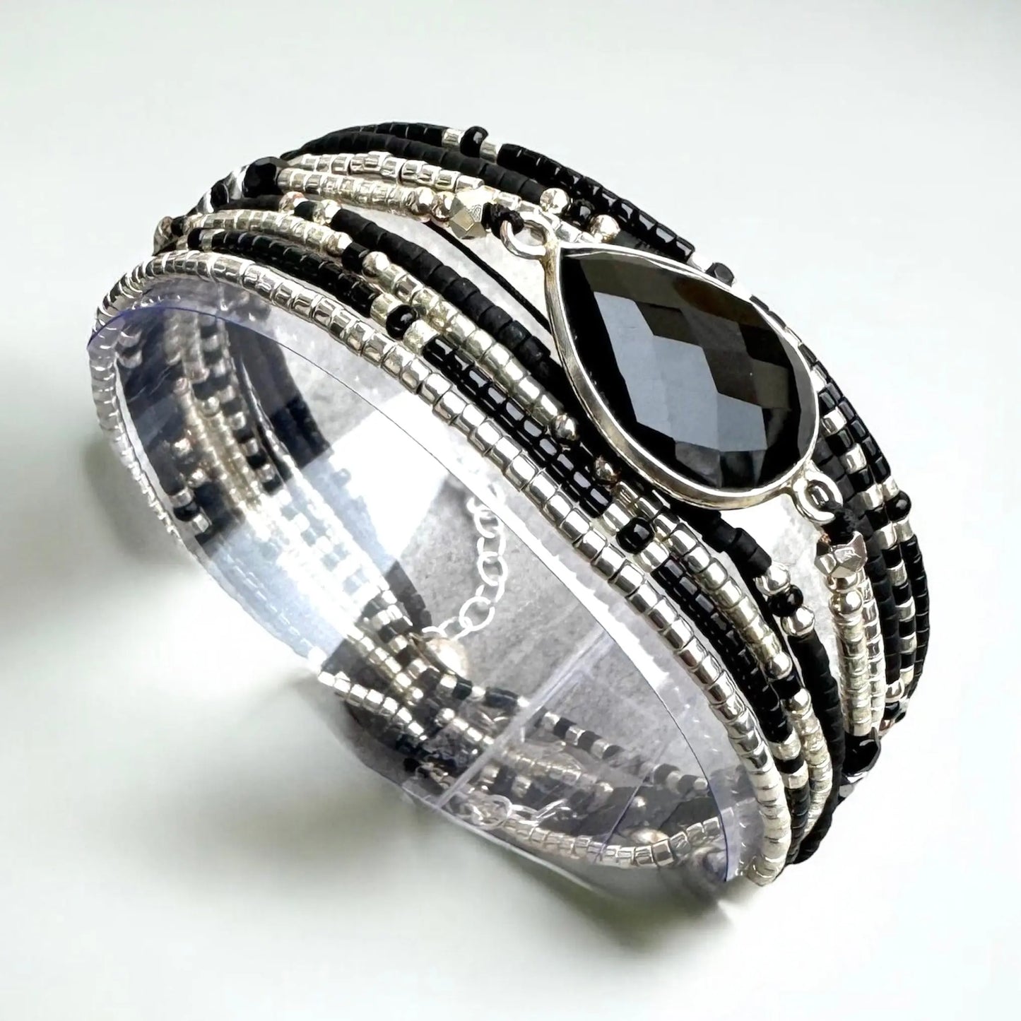Bracelet Manchette multi rangs en argent 925 et « Larme d’Onyx »