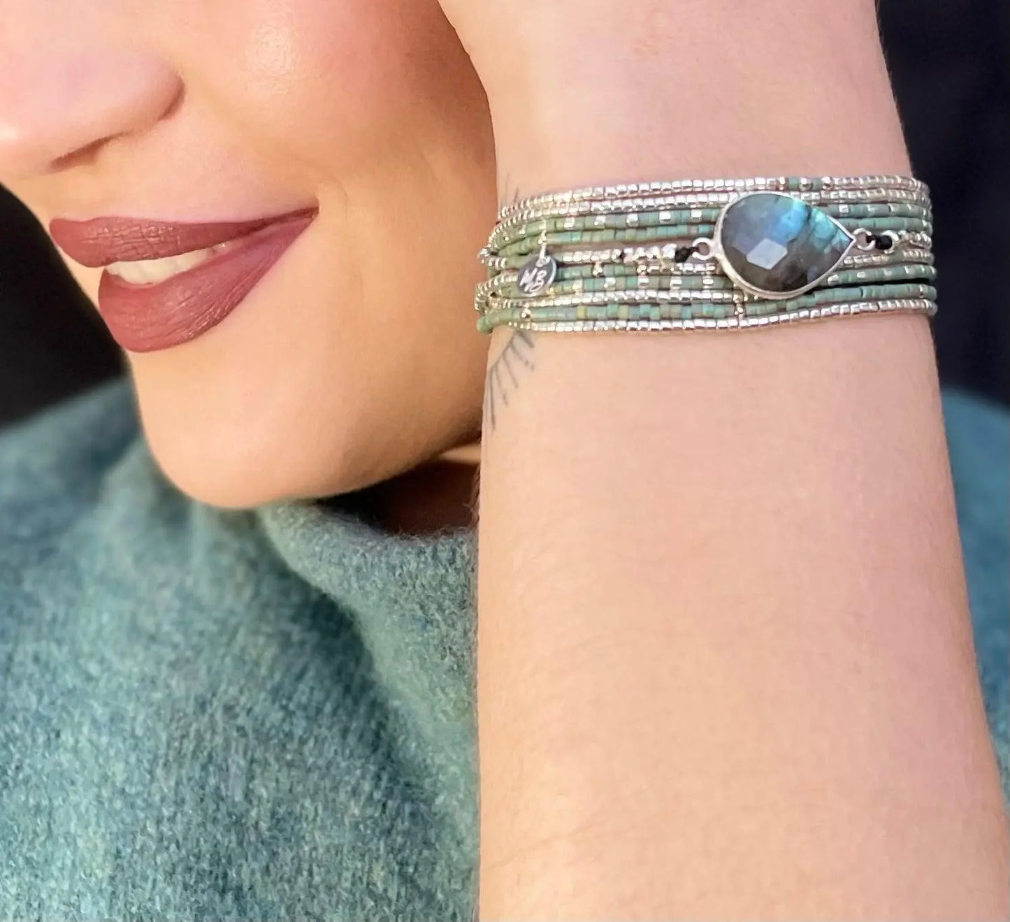 Bracelet multi tours “La Kiara” en argent 925 et sa pierre Labradorite - Mahana Bijoux