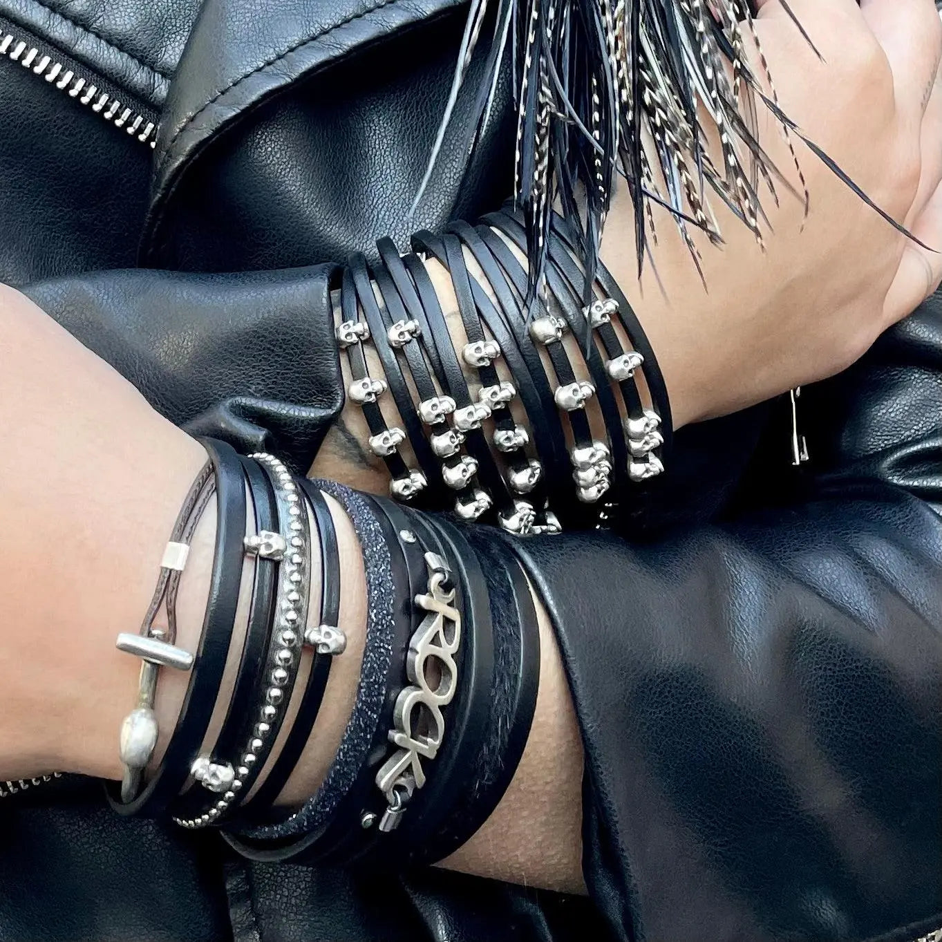 Manchette en cuir noir Skull Lisbonne - Mahana Bijoux