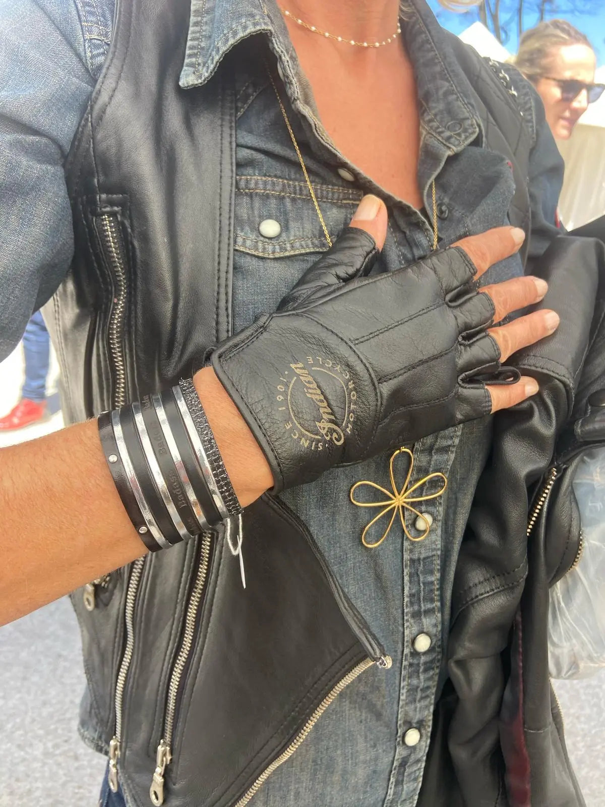Bracelet BADASS – Manchette multi-rangs cuir noir & chrome