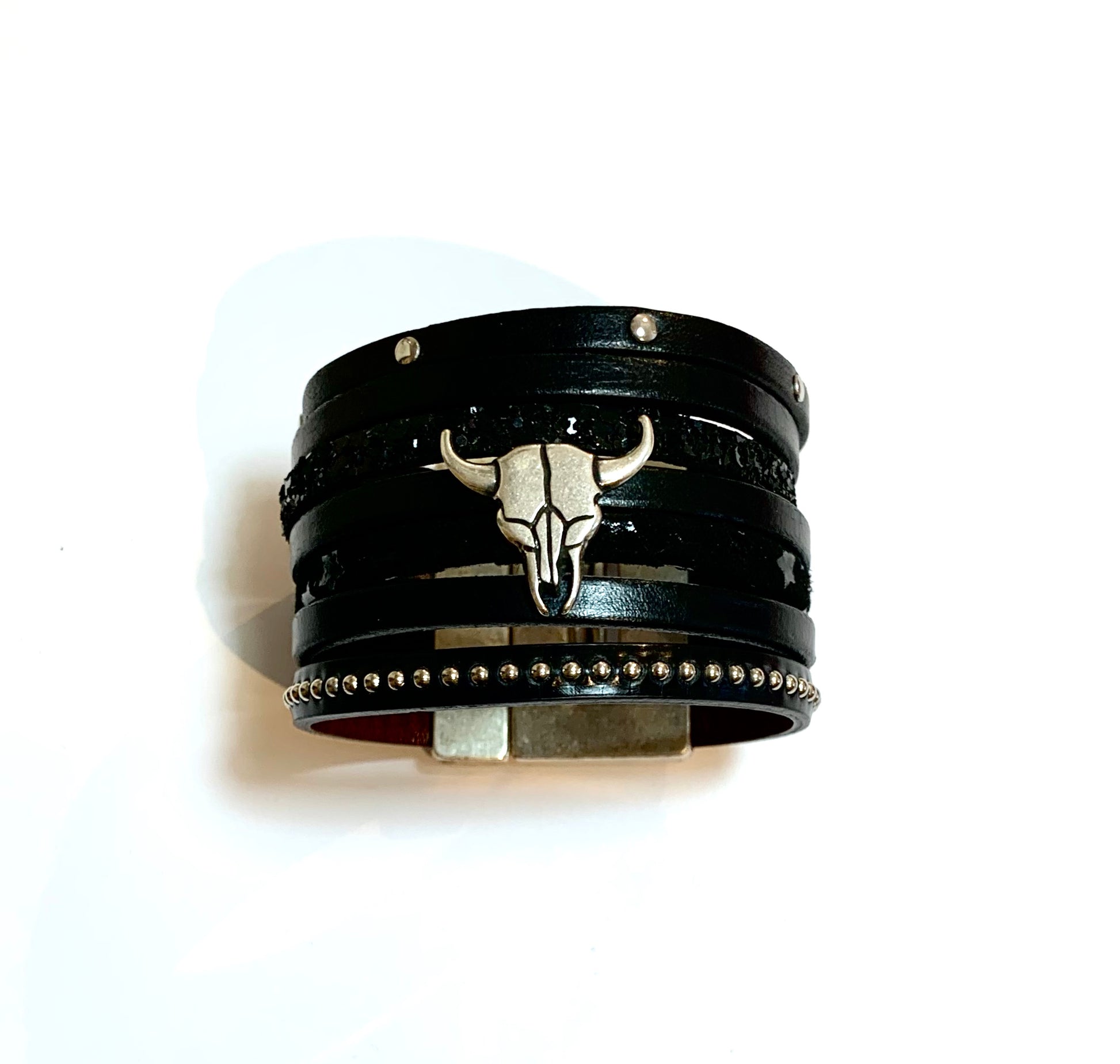 Manchette | Bracelet en cuir Buffalo Skull - Mahana Bijoux 